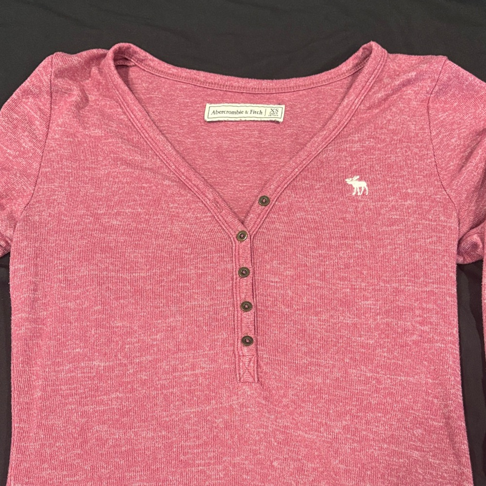 Abercrombie & Fitch Rose V-Neck Top